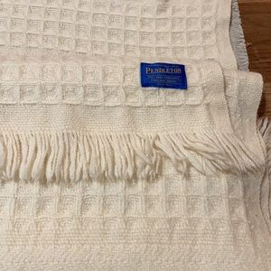 🌟HOST PICK 🌟Pendleton Soft Pure Virgin Wool Ivory White Throw Blanket